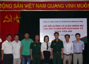 MIC tổ chức lớp Bồi dưỡng lý luận chính trị cho đối tượng kết nạp Đảng & Đảng viên mới năm 2012